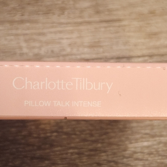 Charlotte Tilbury Cheek To Chic Swish and Pop Blusher- pillow talk inten… - Picture 2 of 6